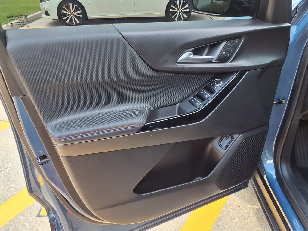 Used 2025 Chevrolet Equinox RS w/ Convenience Package III FWD image 18