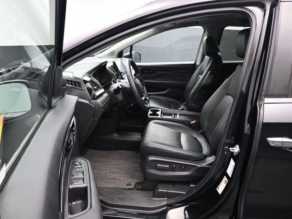 Used 2023 Honda Odyssey Touring image 11