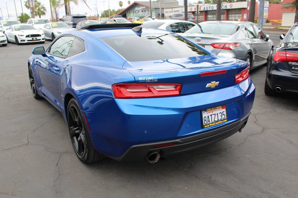Used 2017 Chevrolet Camaro LT RWD image 5