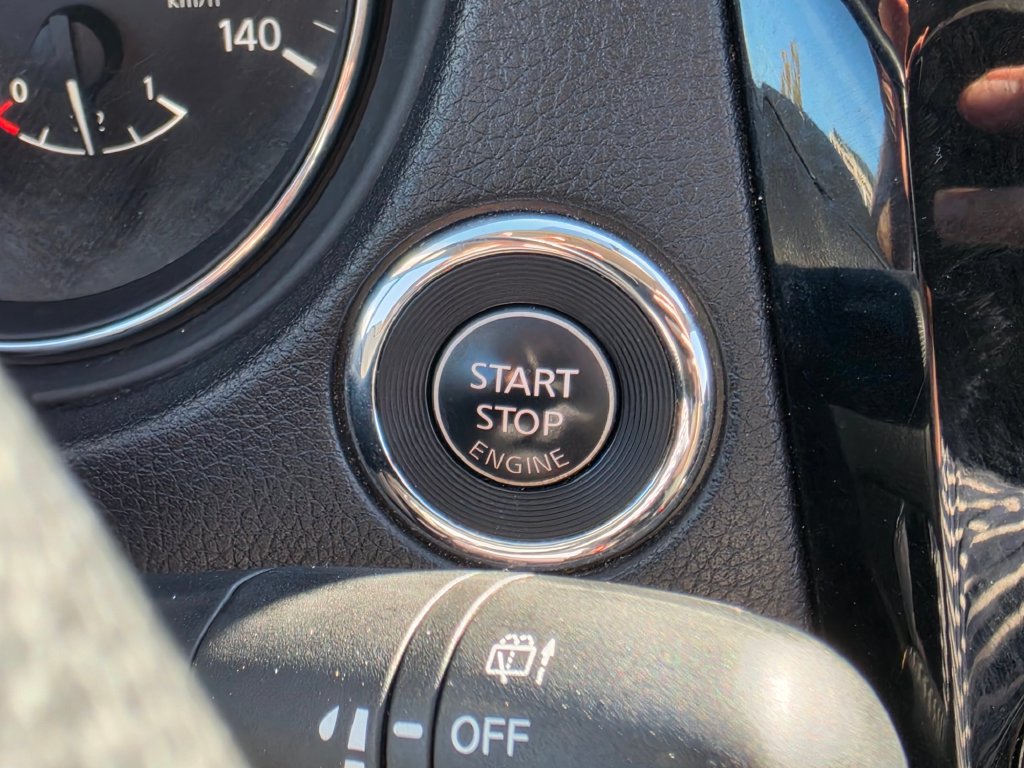 Used 2018 Nissan Rogue SV w/ Premium Package AWD/4WD image 31