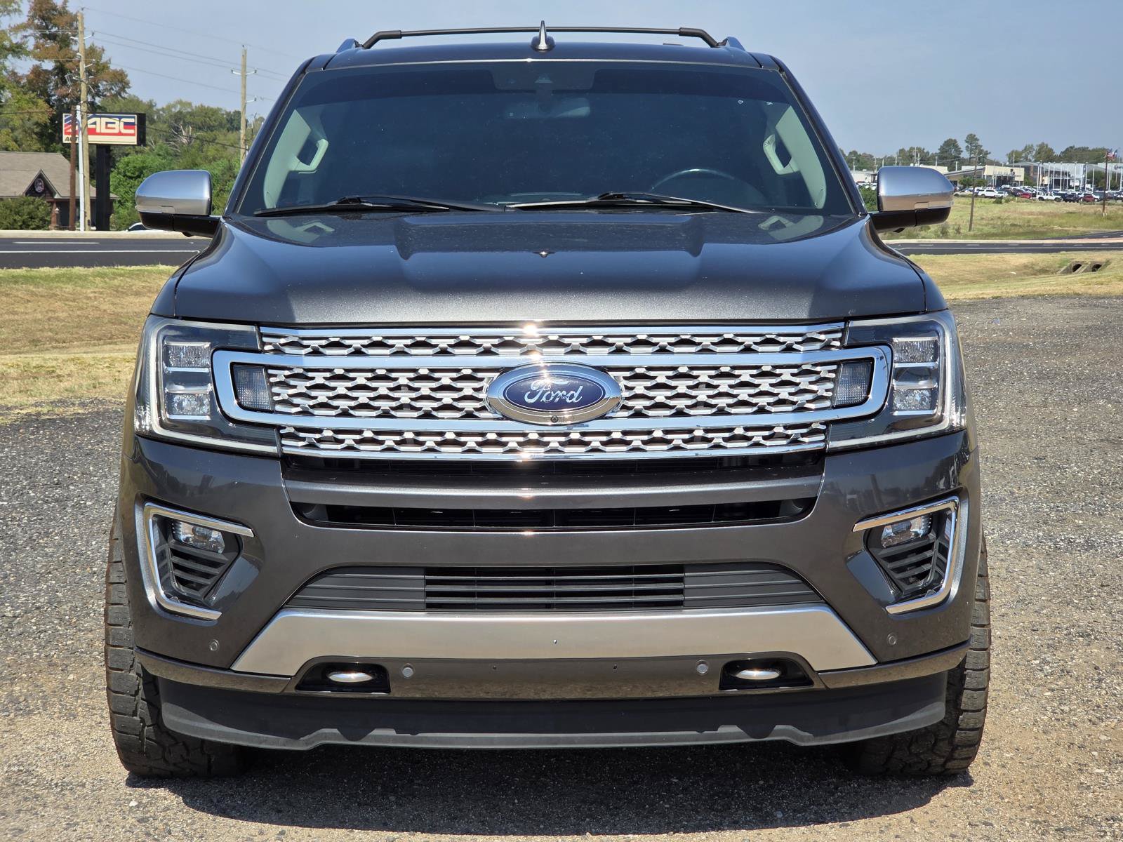 Used 2020 Ford Expedition Platinum AWD/4WD image 2