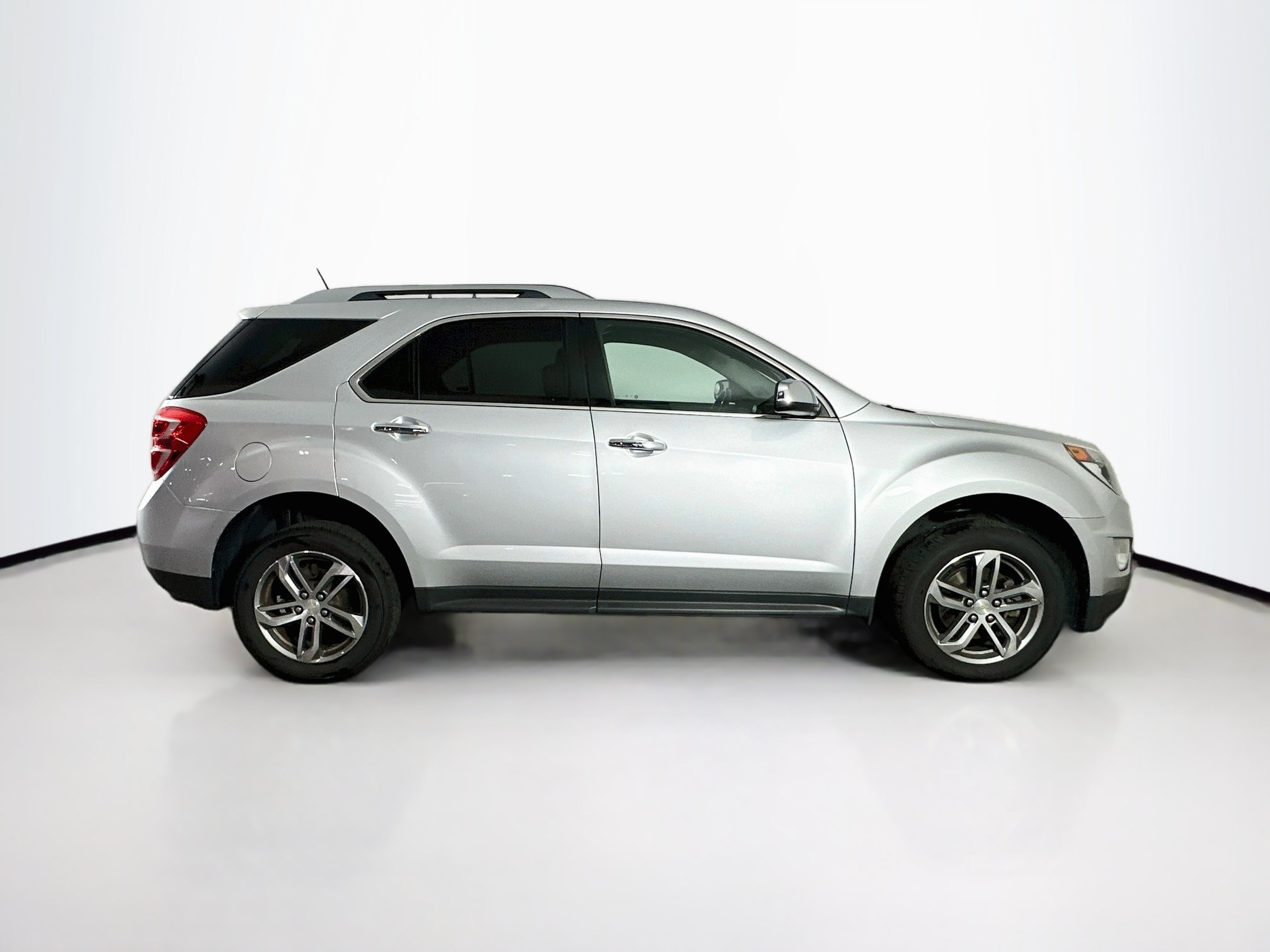 Used 2016 Chevrolet Equinox LTZ w/ Enhanced Convenience Package AWD/4WD image 10