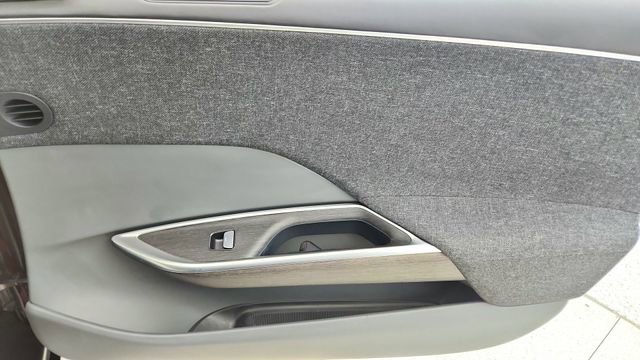 Used 2024 Lucid Air Pure RWD image 23