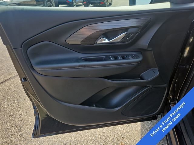 Used 2024 GMC Terrain SLE w/ Driver Convenience Package image 11