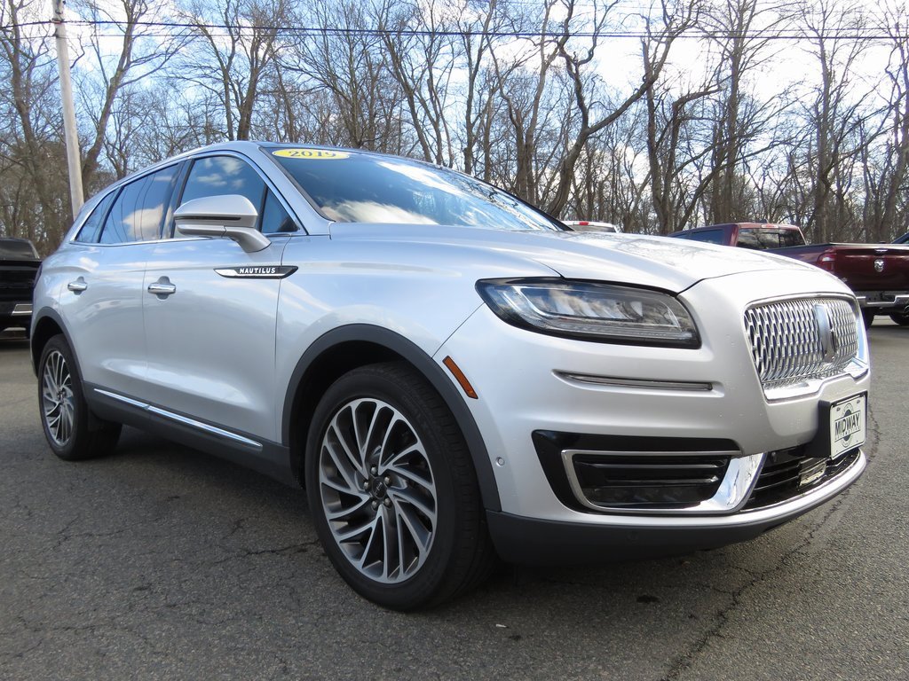 Used 2019 Lincoln Nautilus Reserve image 3