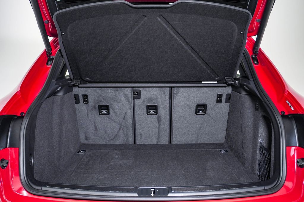 Certified 2026 Porsche Macan GTS image 26