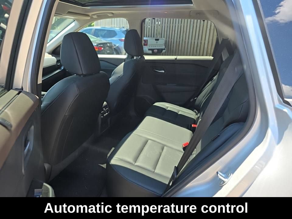 Used 2023 Nissan Rogue SV w/ SV Premium B Package AWD/4WD image 12