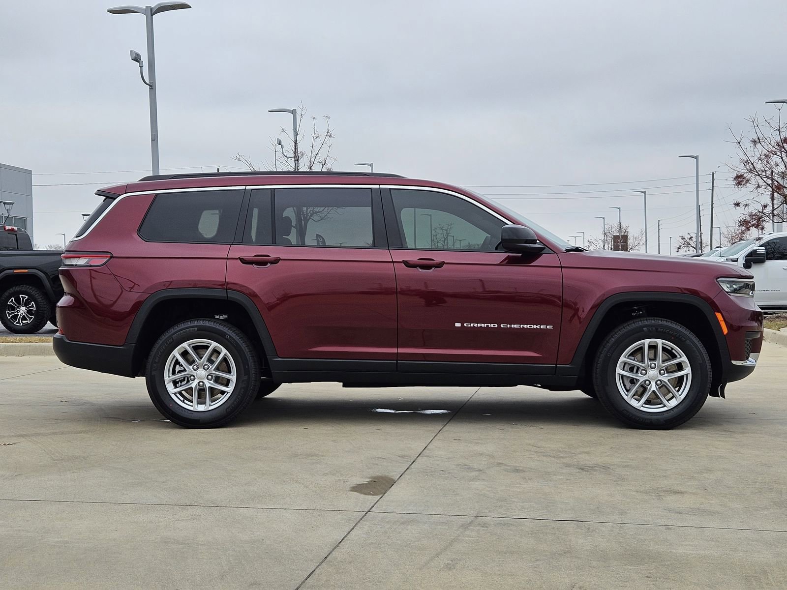 New 2025 Jeep Grand Cherokee L Laredo image 7