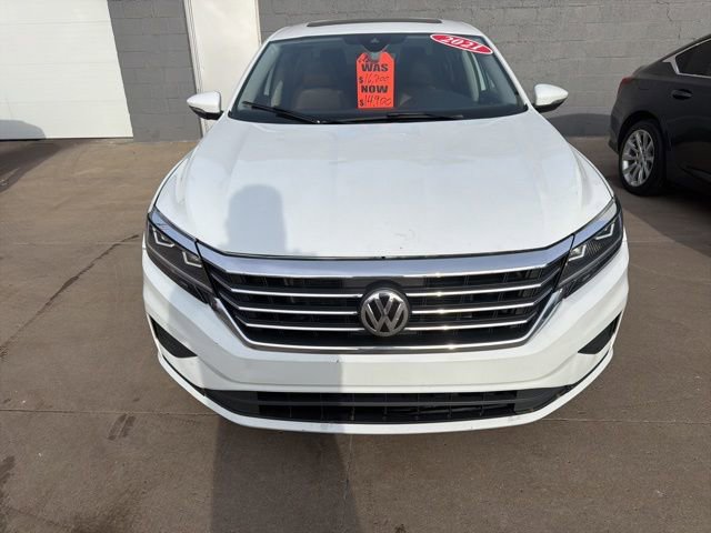 Used 2021 Volkswagen Passat 2.0T SE image 3