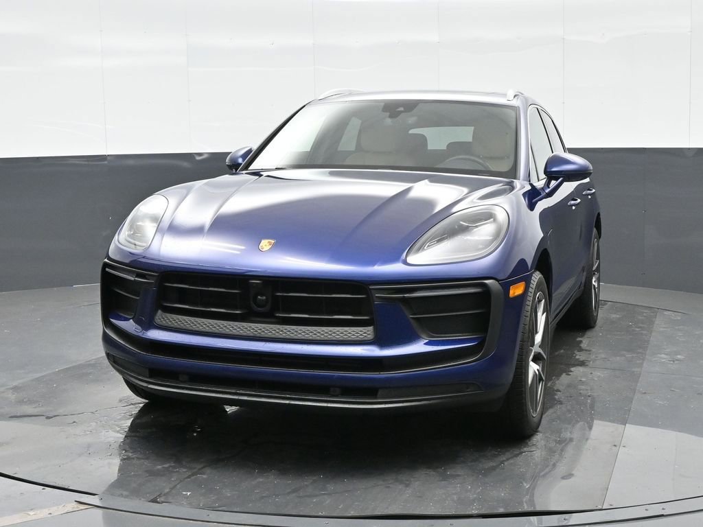 Certified 2024 Porsche Macan image 12
