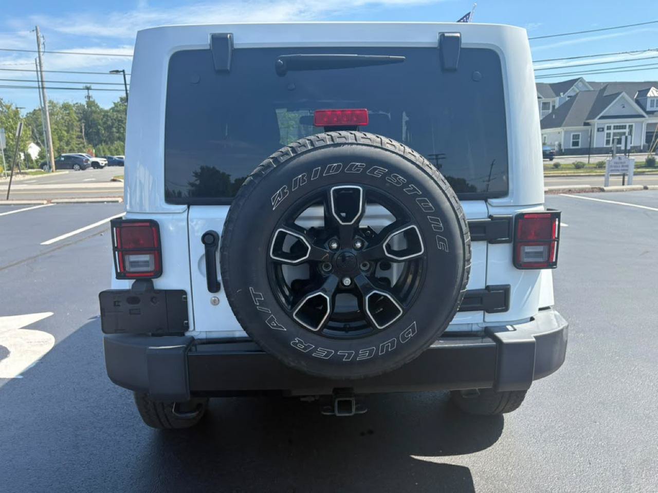 Used 2017 Jeep Wrangler Unlimited Sahara AWD/4WD image 6