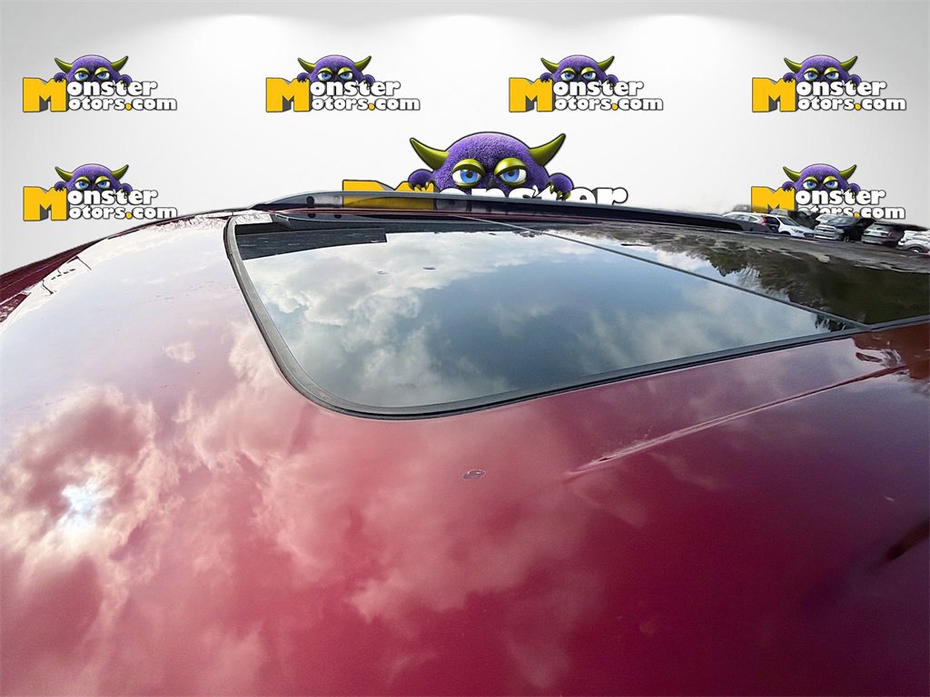 Used 2019 Ford Explorer XLT w/ Equipment Group 202A image 22