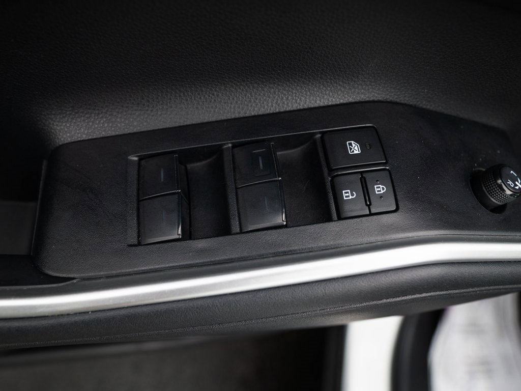 Used 2023 Toyota Highlander XLE image 15