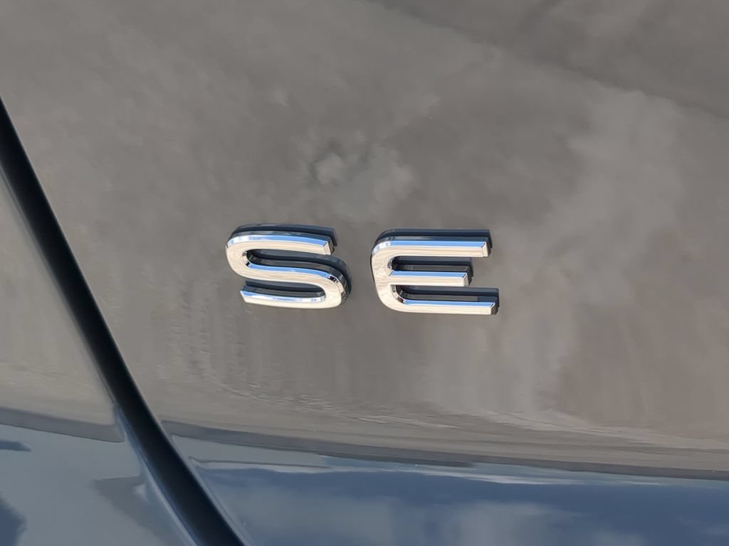 New 2026 Volkswagen Atlas Cross Sport SE FWD image 10