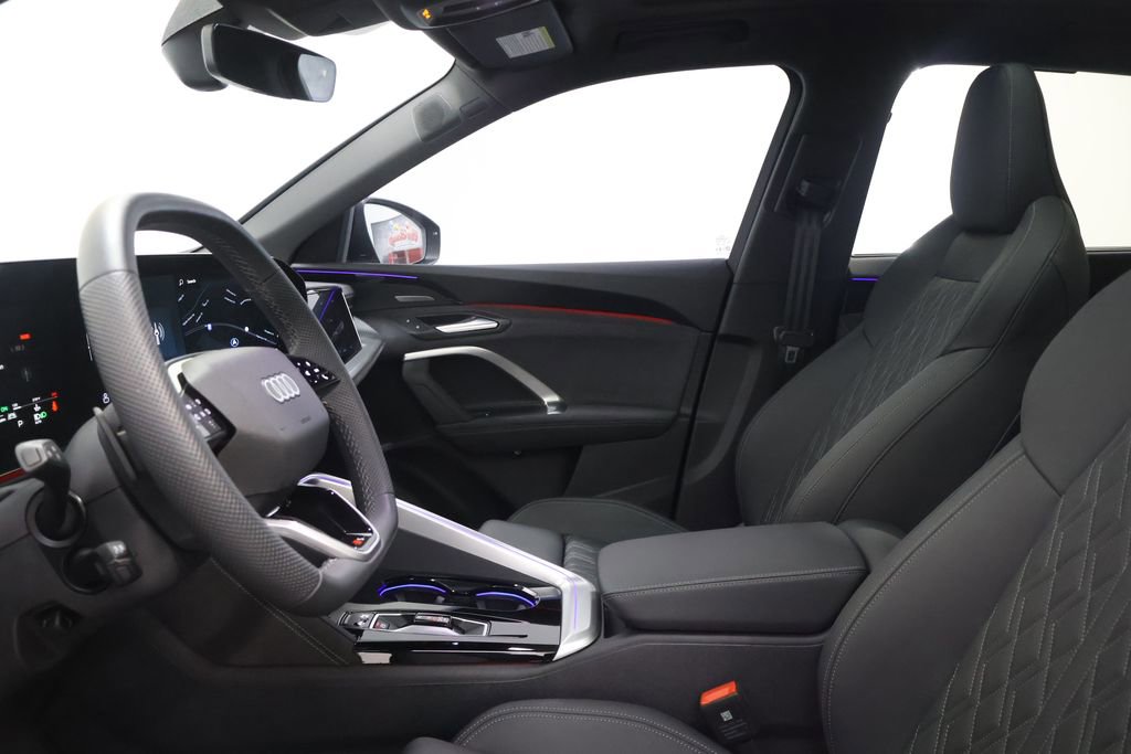 Used 2025 Audi SQ5 Prestige w/ Prestige Package AWD/4WD image 13