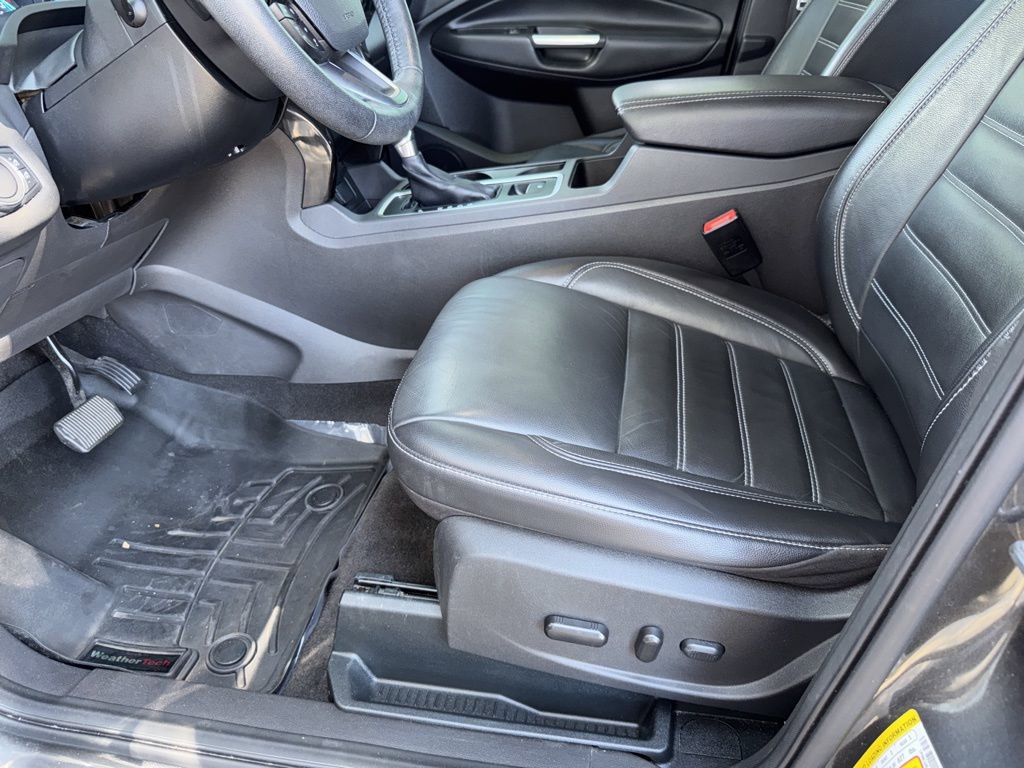 Used 2017 Ford Escape Titanium image 14