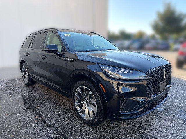 New 2026 Lincoln Aviator AWD w/ Jet Appearance Package image 3