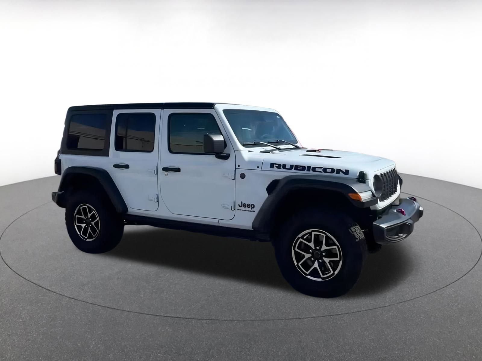 Used 2025 Jeep Wrangler Unlimited Rubicon image 2