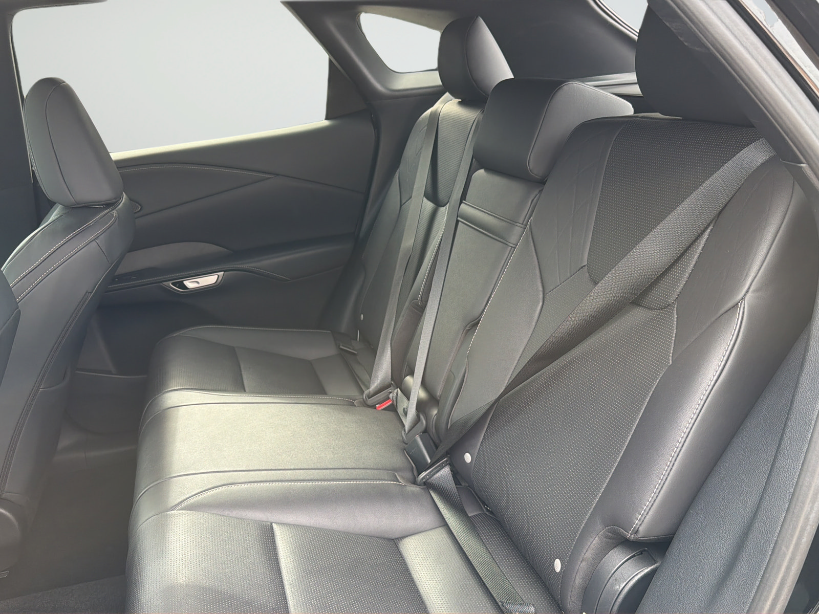 Used 2023 Lexus RX 350 w/ Accessory Package (Z1) AWD/4WD image 35