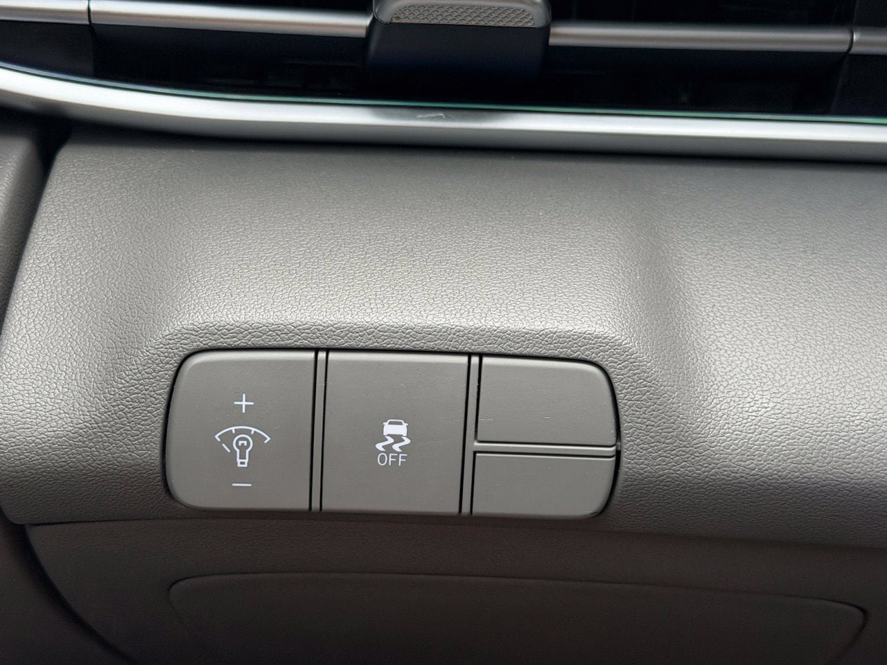 Used 2025 Hyundai Elantra SEL FWD image 17