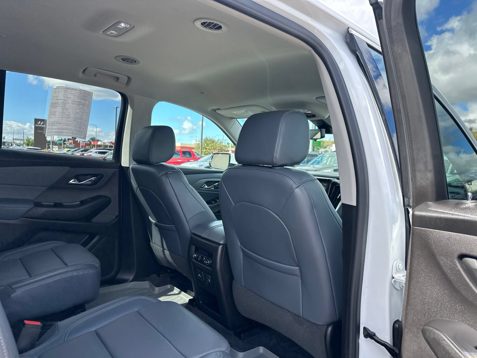 Used 2018 Chevrolet Traverse Premier AWD/4WD image 33