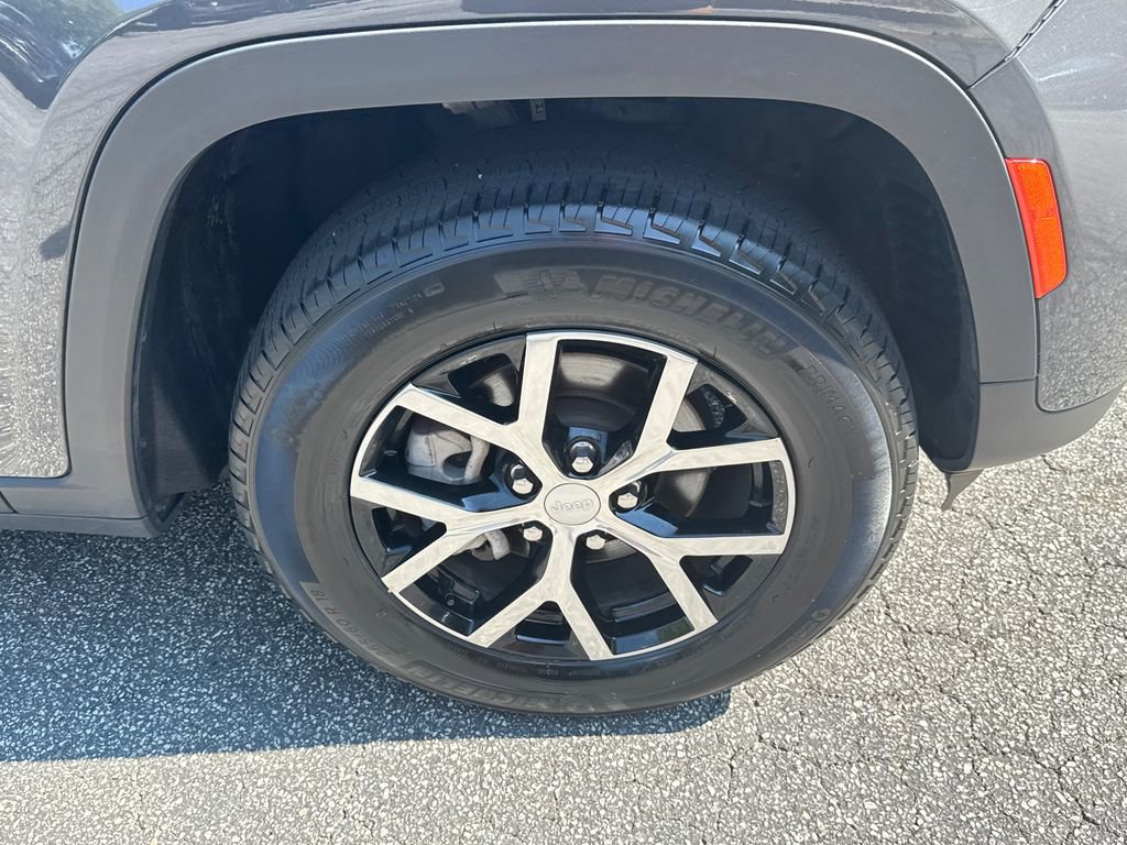 Used 2024 Jeep Grand Cherokee Limited image 12