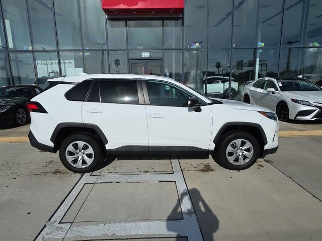 Used 2023 Toyota RAV4 LE image 3