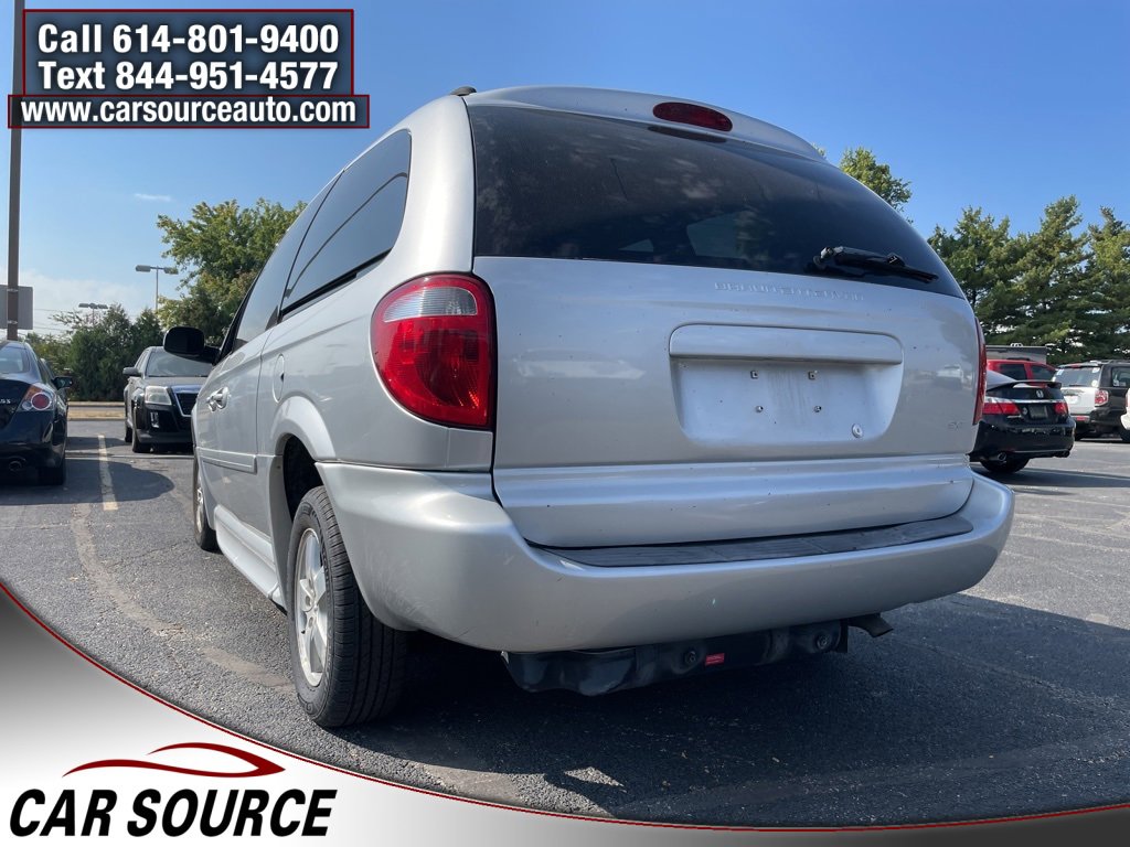 Used 2005 Dodge Grand Caravan SXT image 7