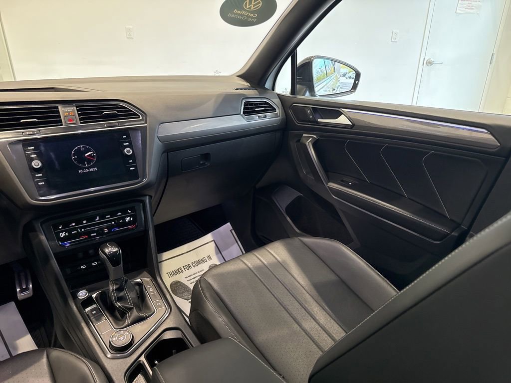 Used 2023 Volkswagen Tiguan SE R-Line image 14
