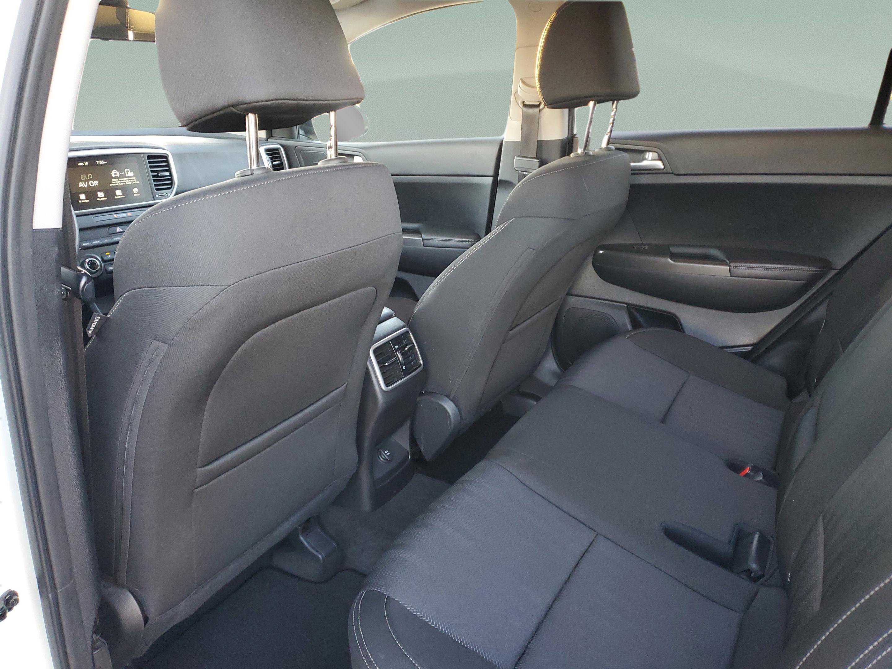 Used 2022 Kia Sportage LX image 9