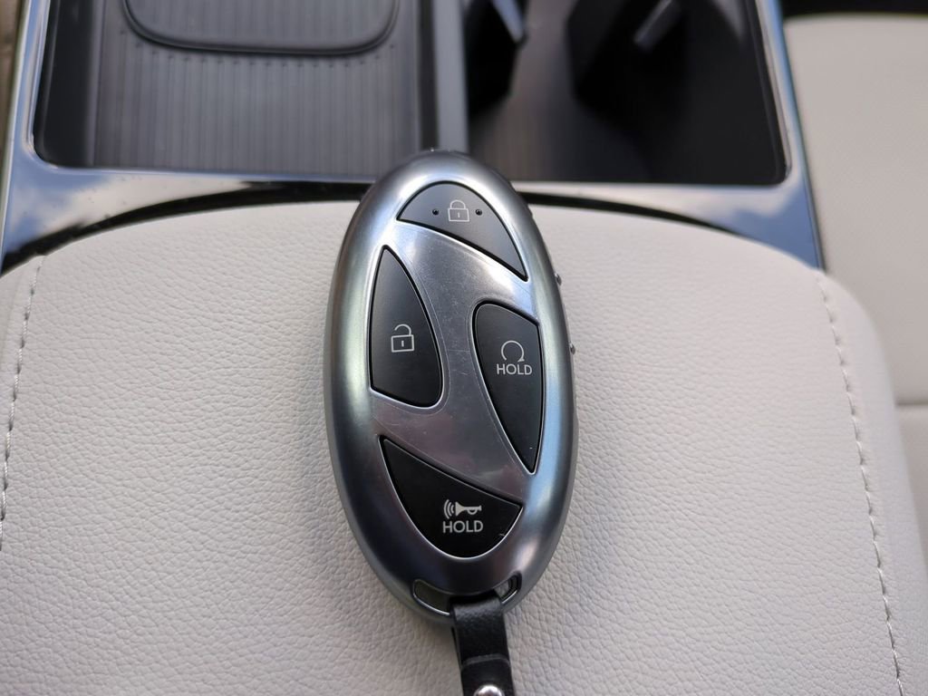 New 2026 Hyundai Tucson Limited image 32