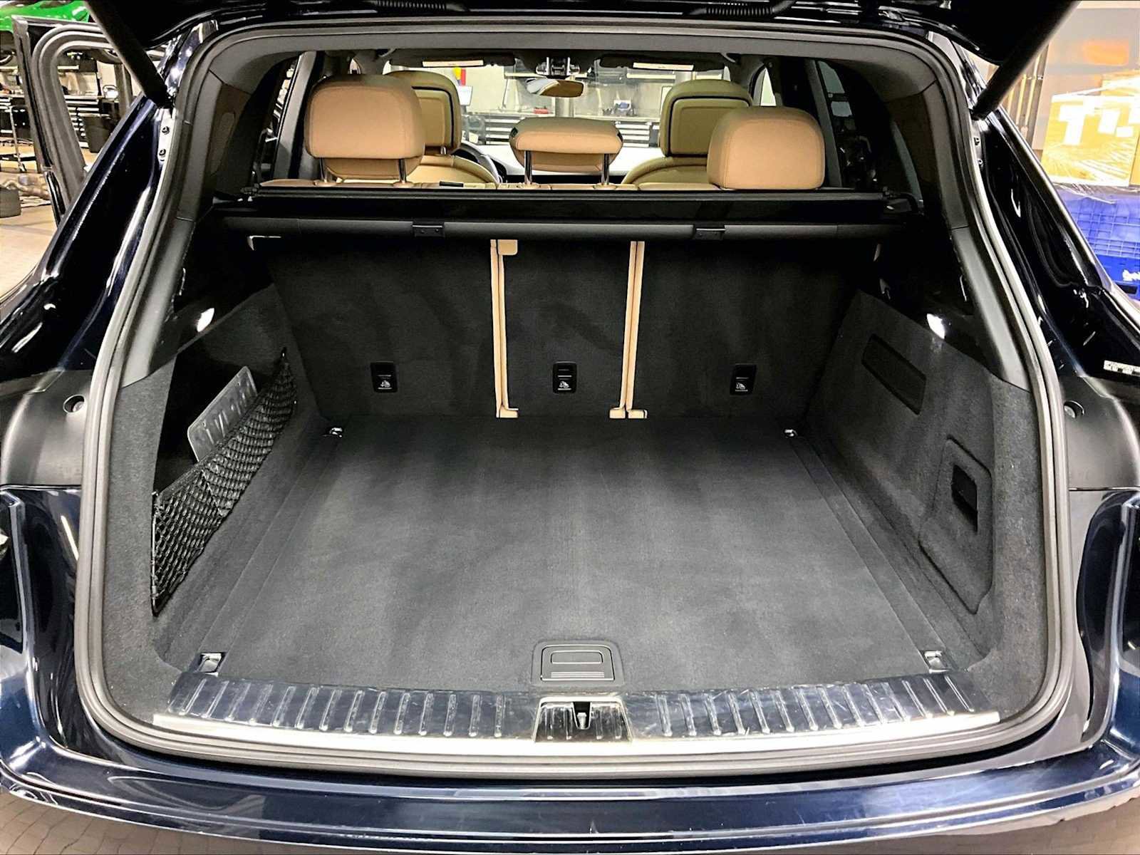 Used 2023 Porsche Cayenne image 40