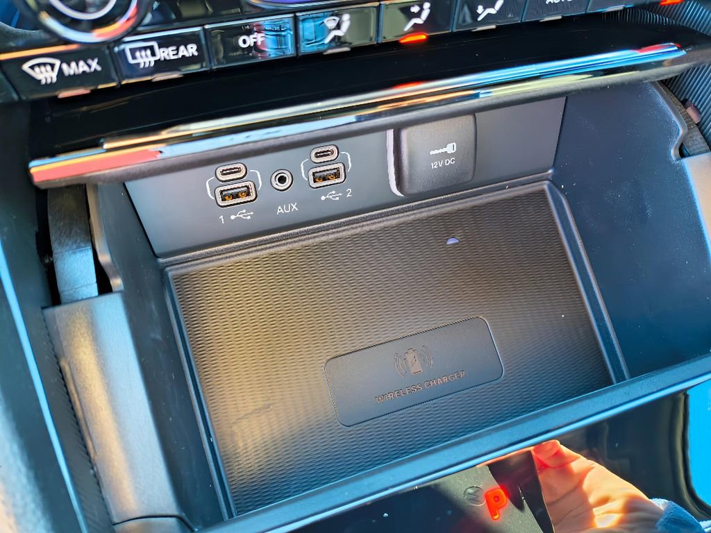 New 2025 Jeep Grand Cherokee Altitude image 23