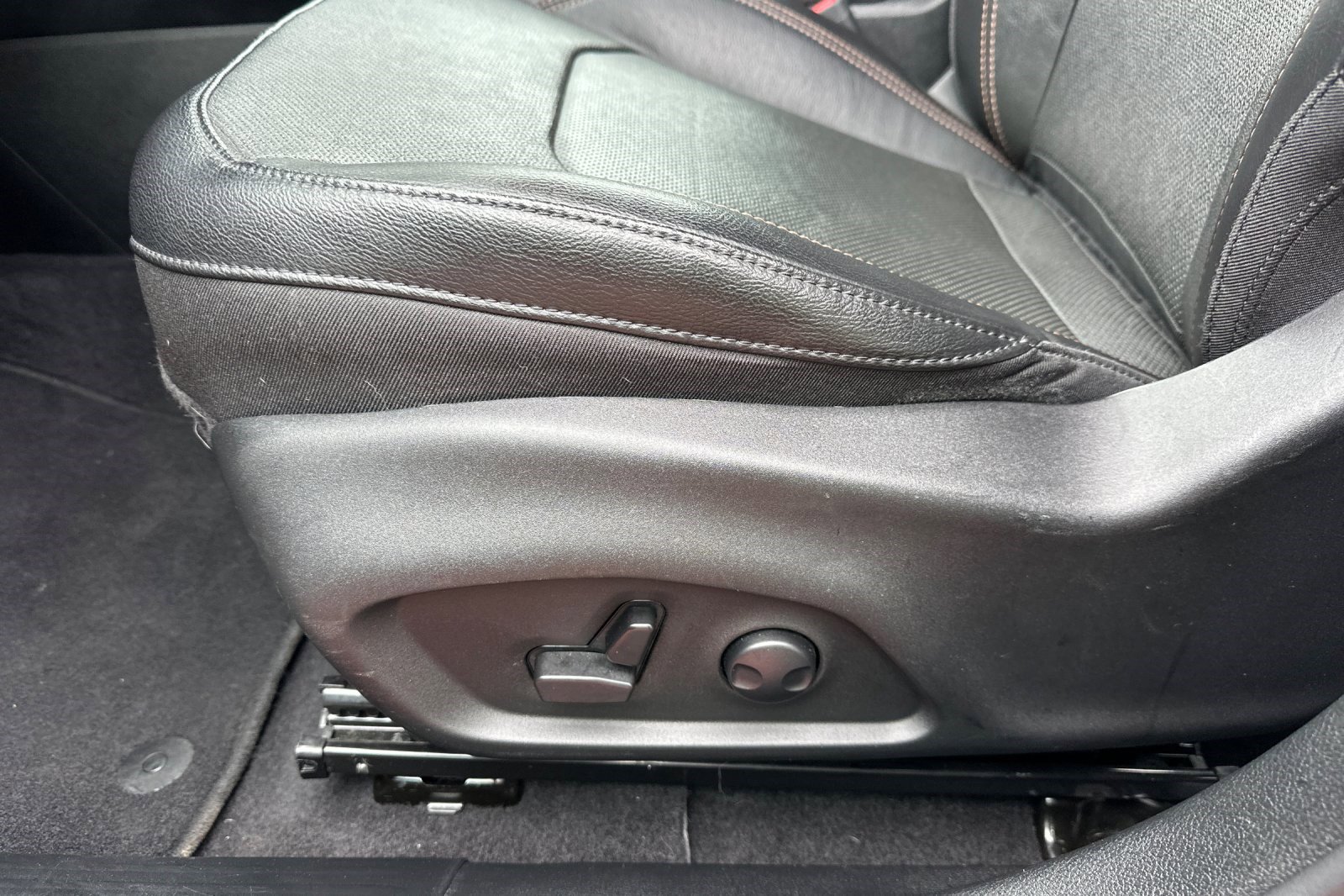 Used 2023 Jeep Compass Limited w/ Elite Group for (Red) Edition image 14