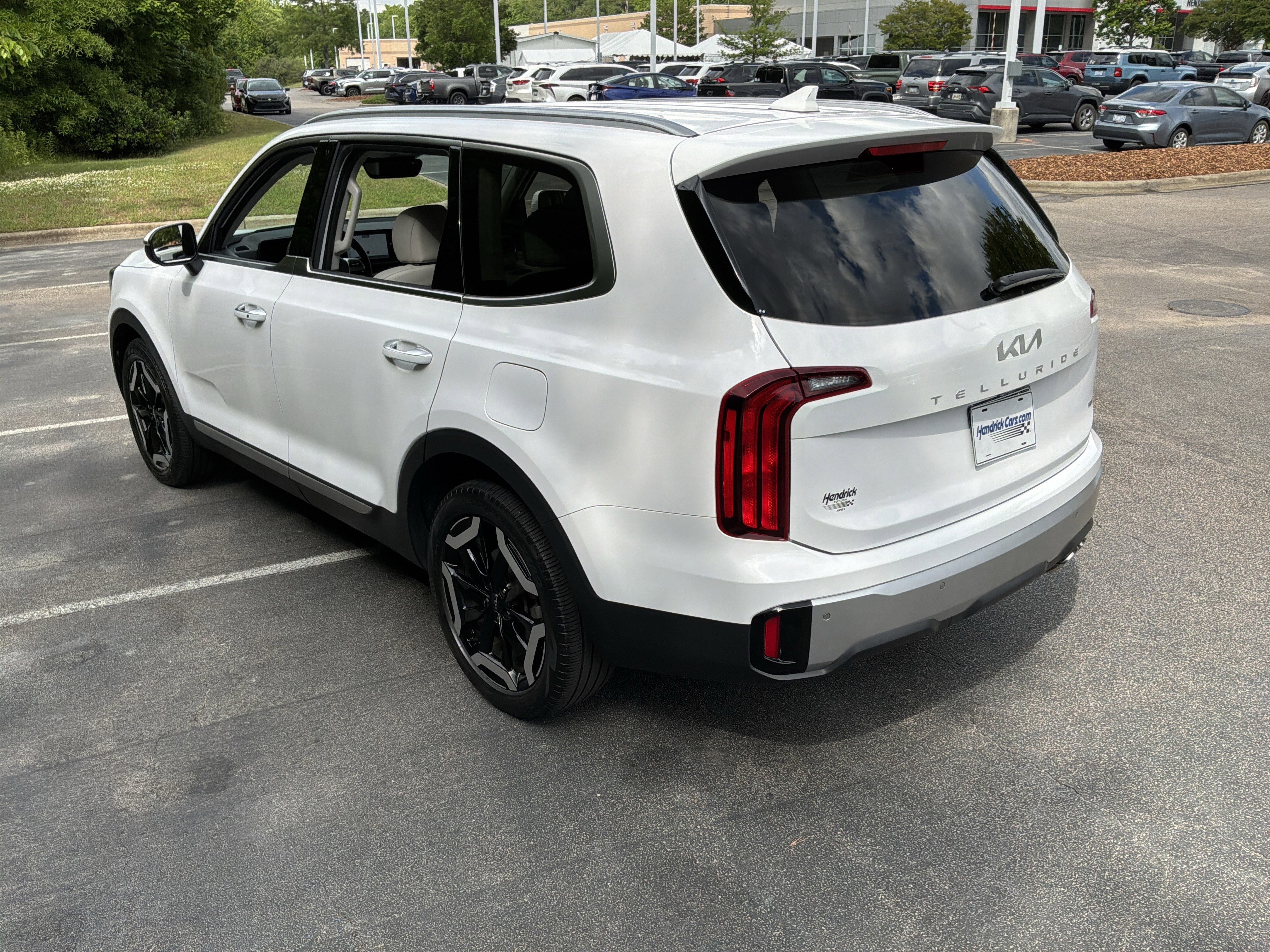 Used 2023 Kia Telluride S w/ S Sunroof Package AWD/4WD image 8