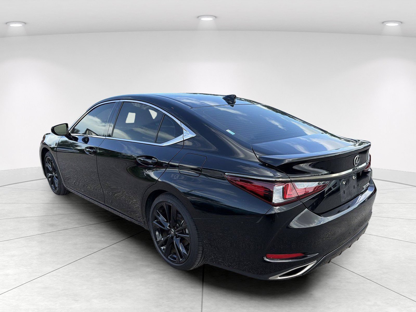Used 2023 Lexus ES 350 F Sport w/ Accessory Package (Z2) FWD image 6