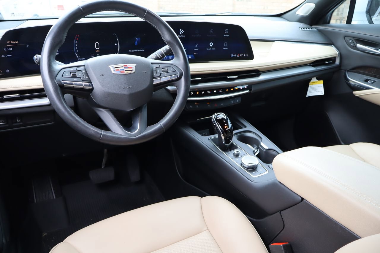 Used 2024 Cadillac XT4 Premium Luxury FWD image 5