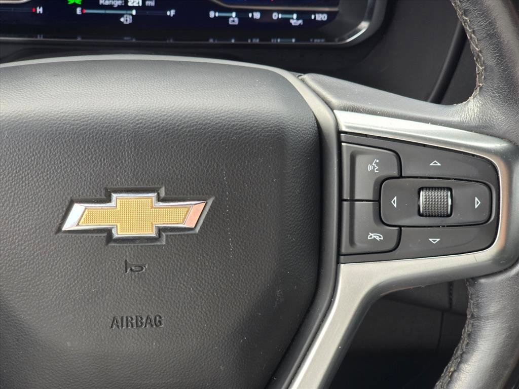 Used 2022 Chevrolet Suburban LT w/ Luxury Package RWD image 15