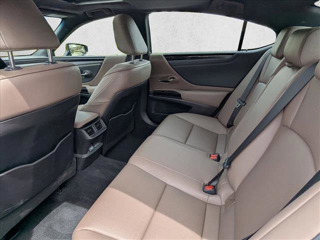 Used 2023 Lexus ES 350 w/ Accessory Package (Z2) image 18