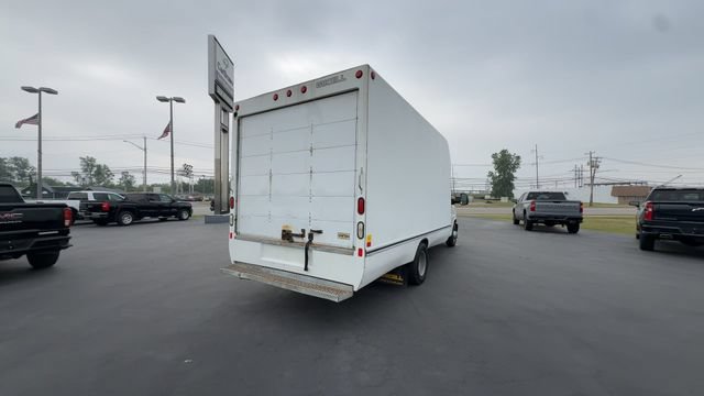 Used 2017 GMC Savana 3500 RWD image 8