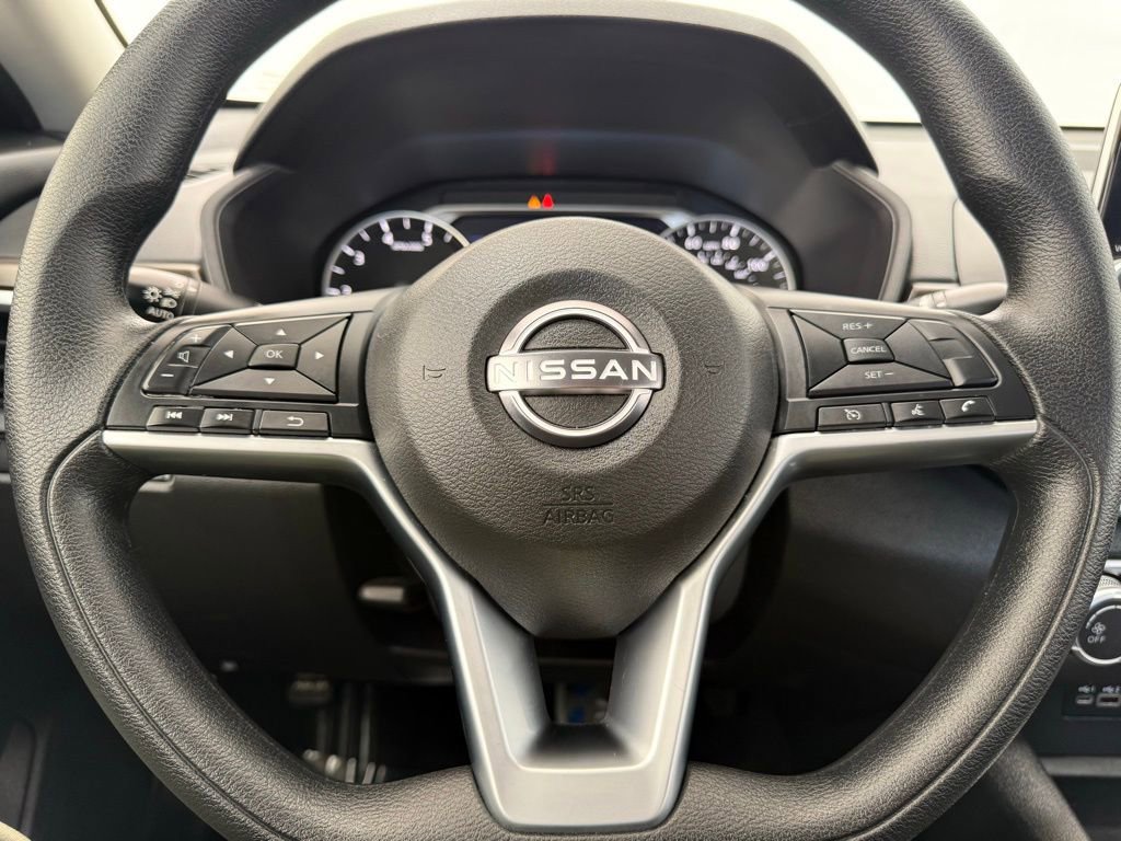 Used 2025 Nissan Altima 2.5 SV image 39