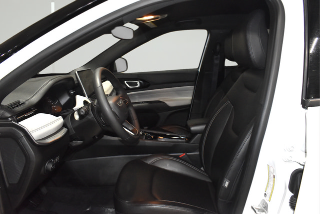 Used 2025 Jeep Compass Limited AWD/4WD image 11