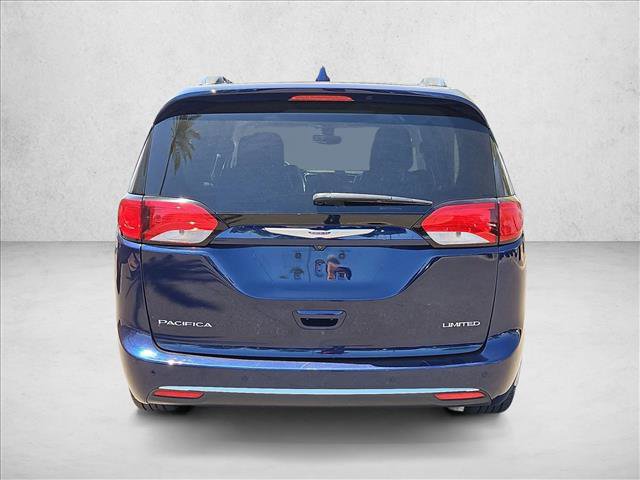 Used 2018 Chrysler Pacifica Limited FWD image 8