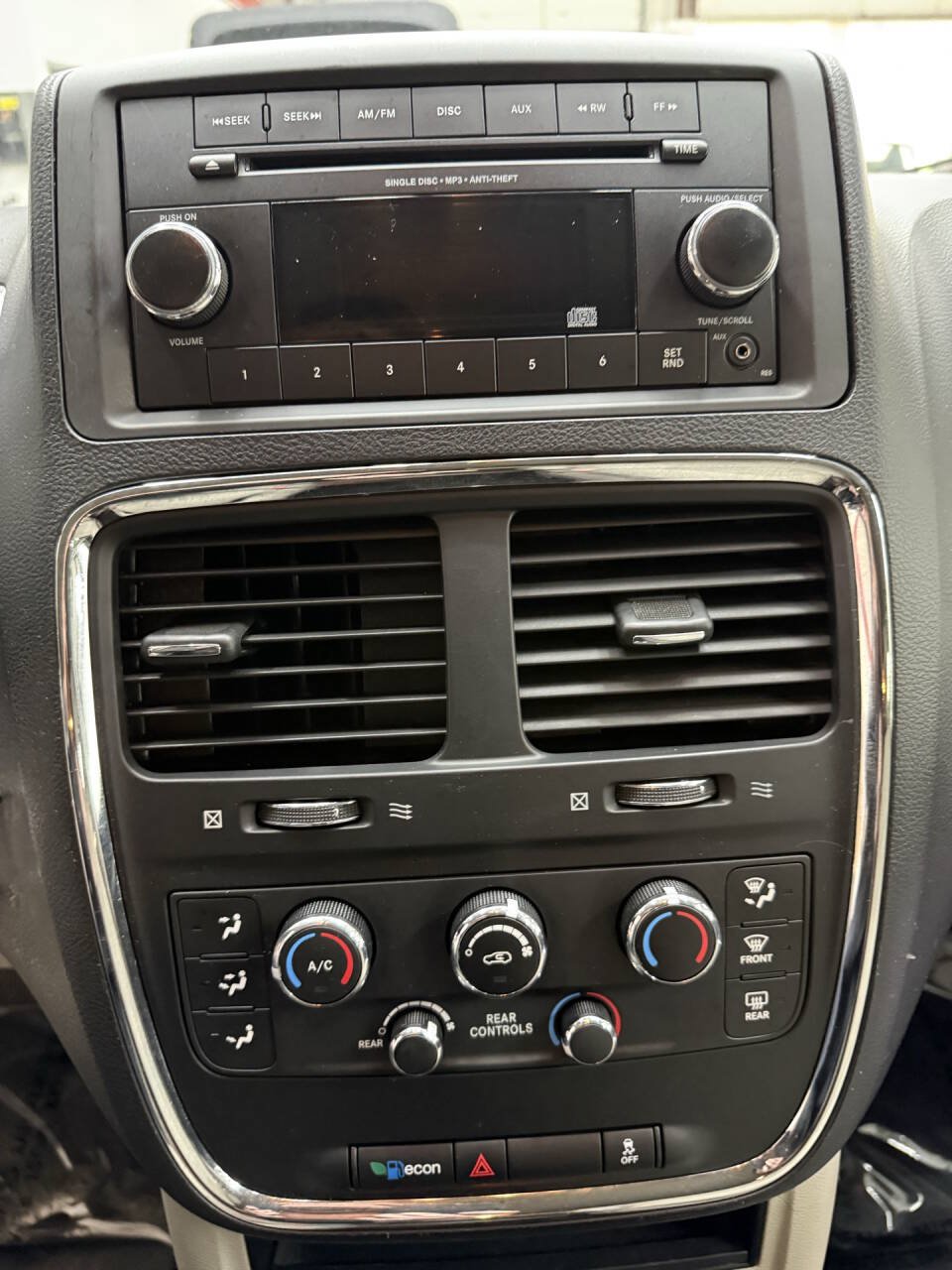 Used 2015 Dodge Grand Caravan SE w/ Quick Order Package 29E SE FWD image 26