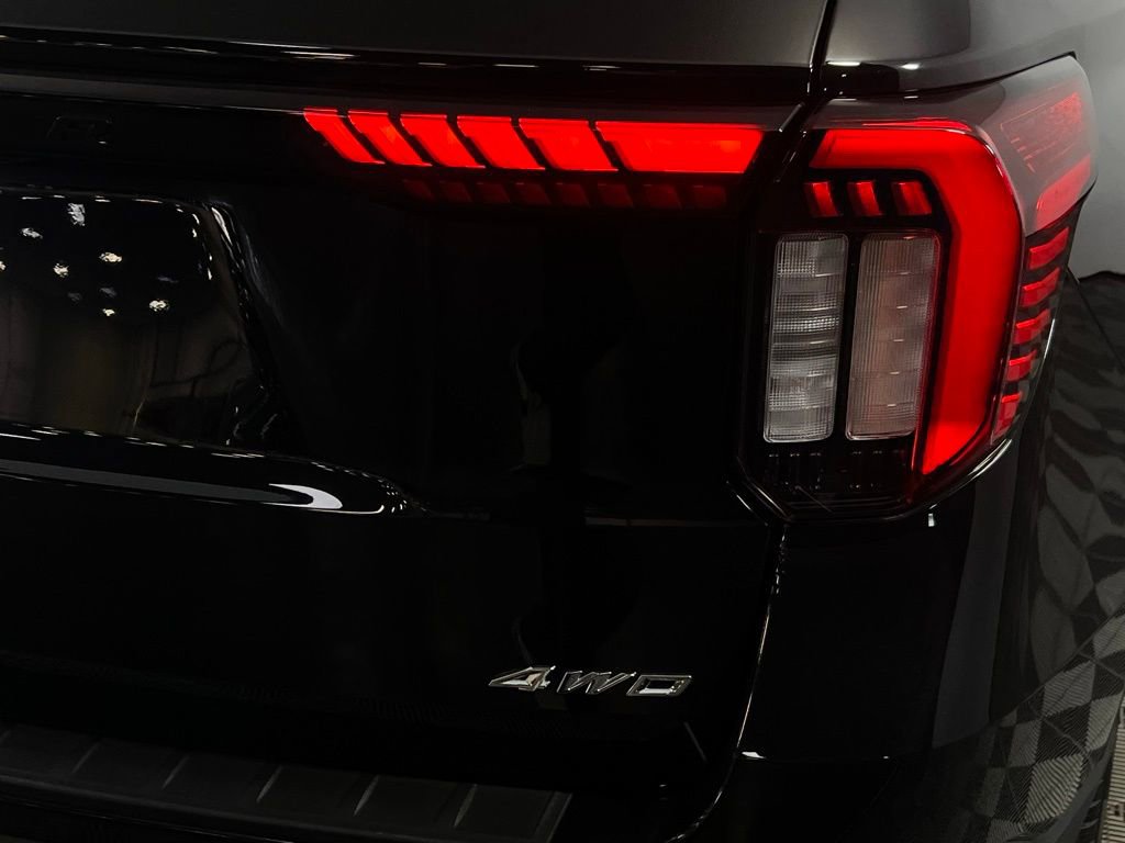 Used 2025 Ford Explorer Platinum w/ LUX Leather Package image 15