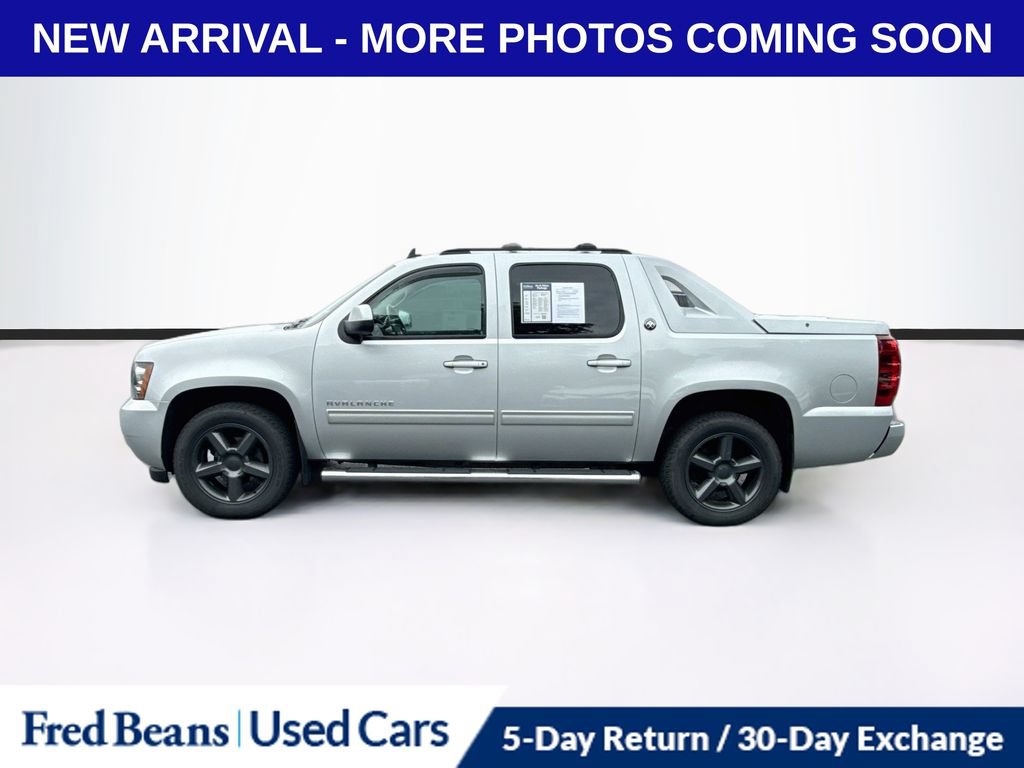 Used 2013 Chevrolet Avalanche LT AWD/4WD image 4