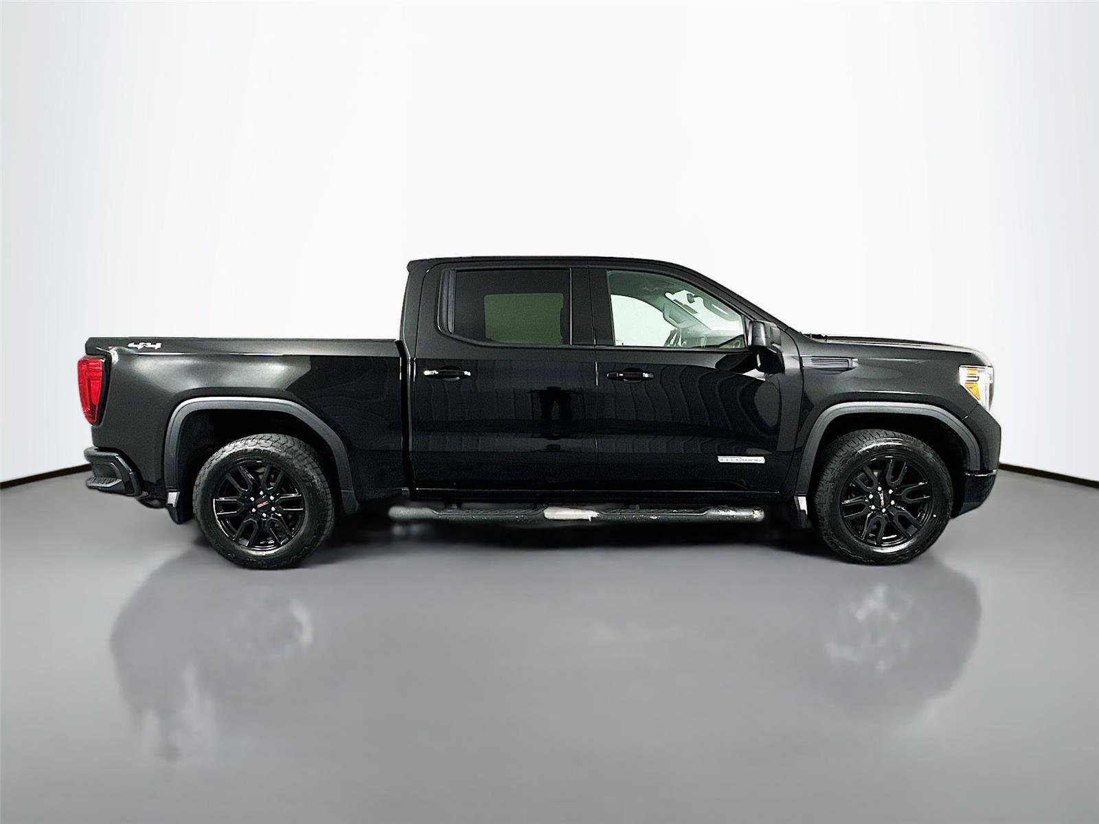 Used 2020 GMC Sierra 1500 Elevation w/ Elevation Value Package AWD/4WD image 17