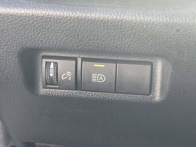 Used 2020 Toyota RAV4 LE FWD image 27