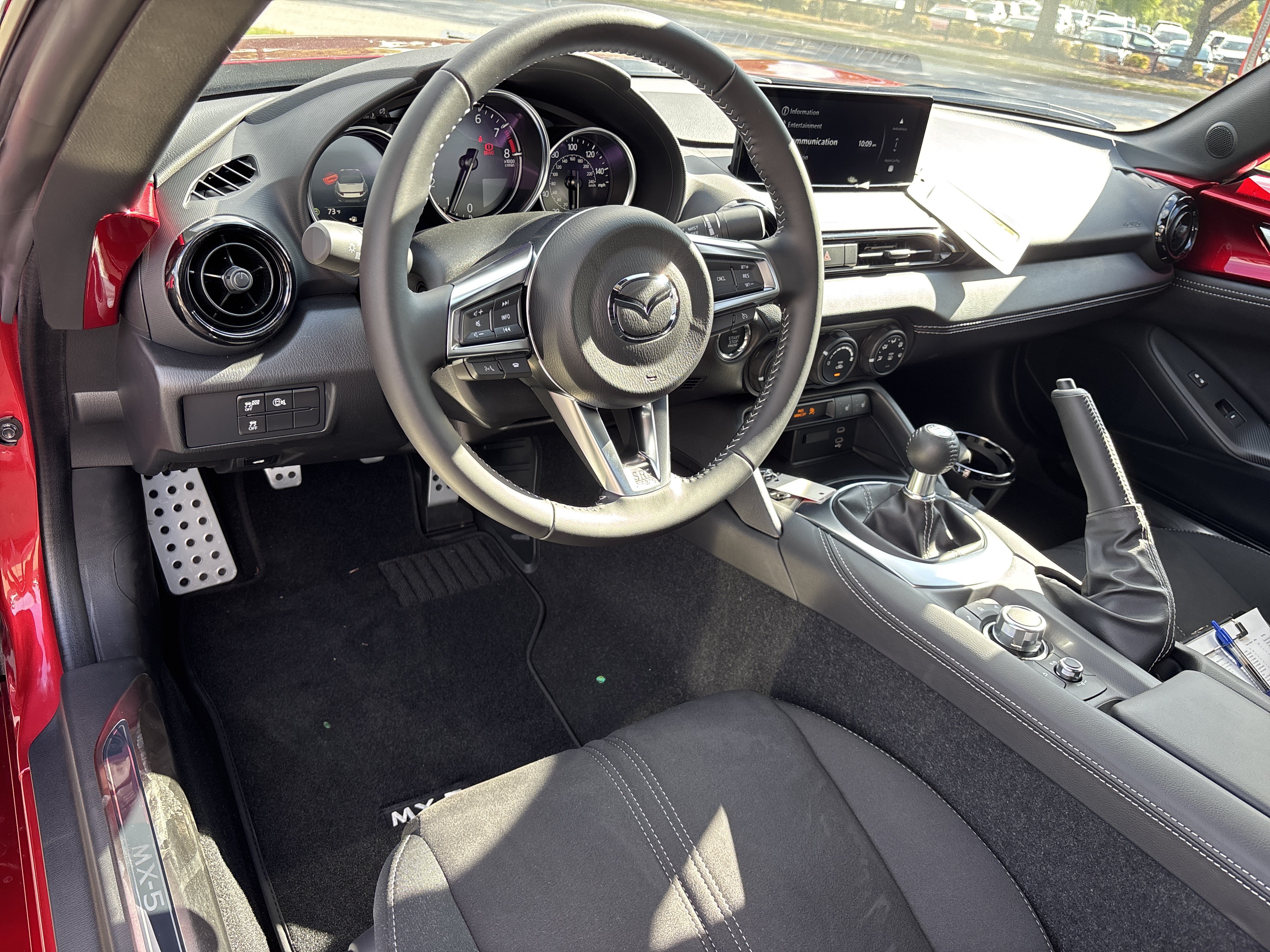 New 2026 MAZDA MX-5 Miata Club w/ Interior Package RWD image 15