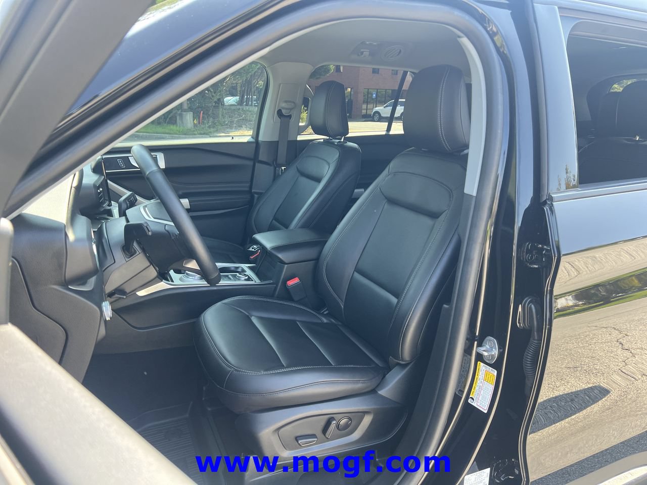 Used 2022 Ford Explorer XLT w/ Equipment Group 202A AWD/4WD image 20